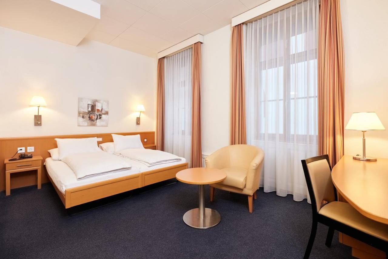 Hotel Rochat Basel Exteriör bild